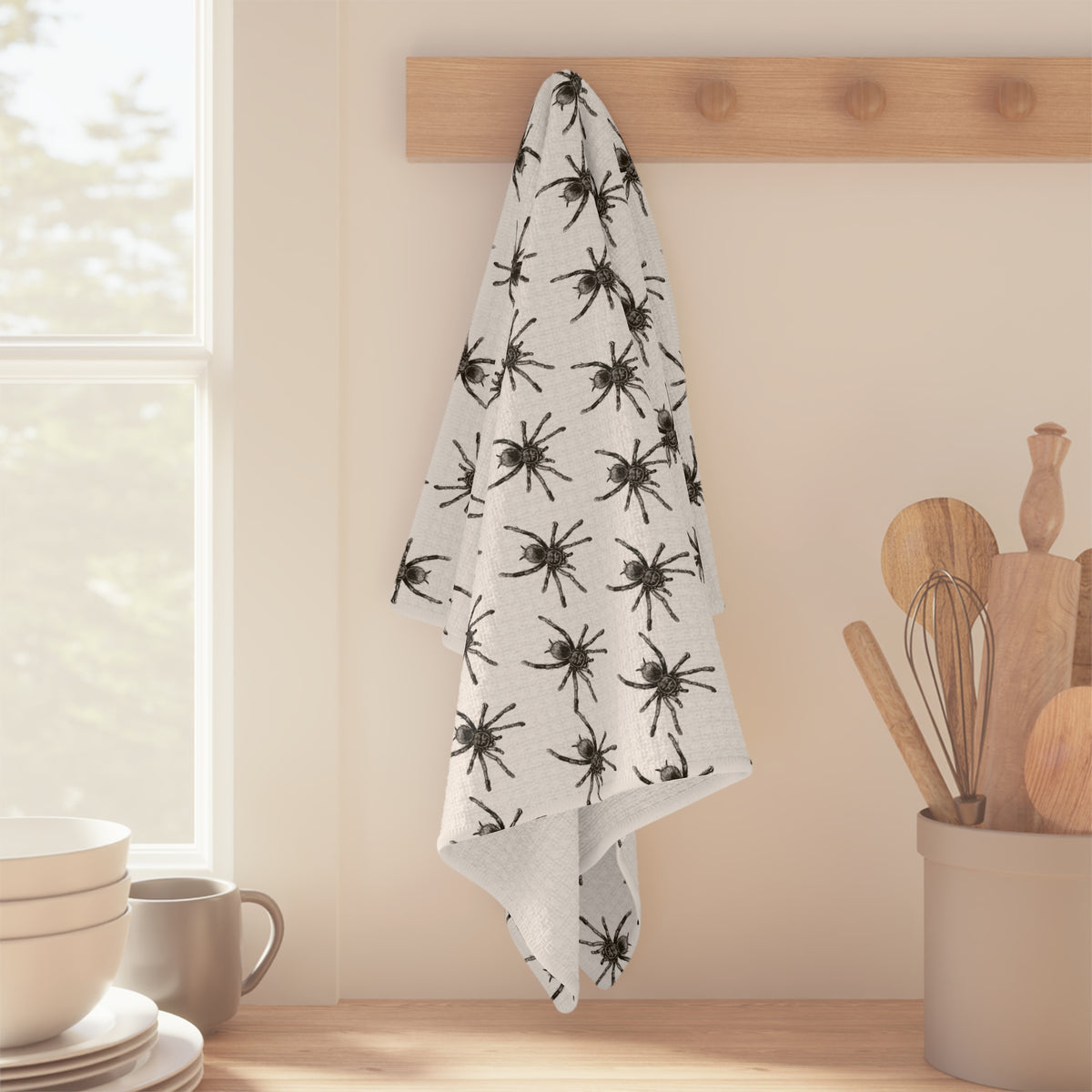Absorbent Spider Pattern Tea Towel — Black Arachnid Microfiber Kitchen Towel